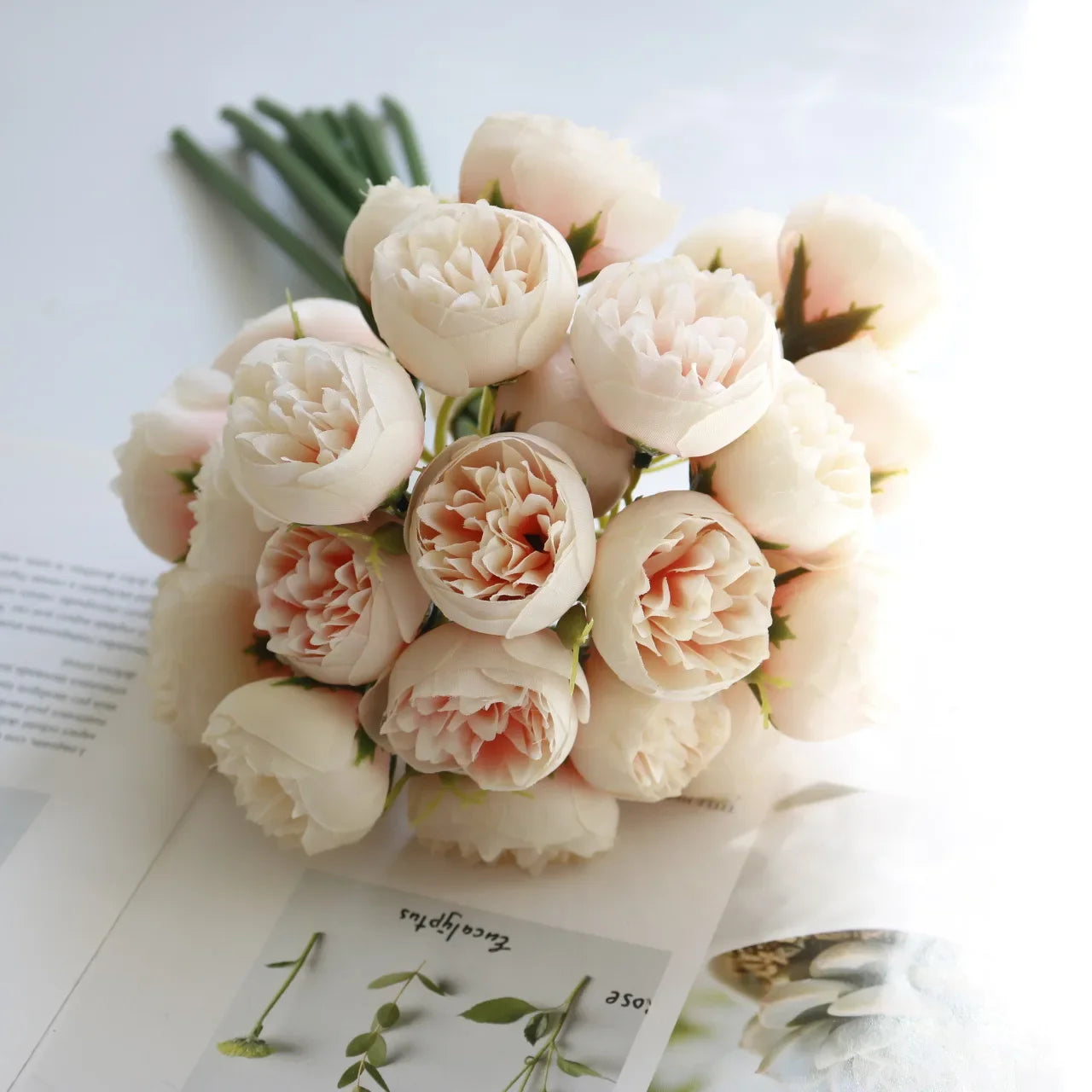 27 Kunstblumen für Arrangements